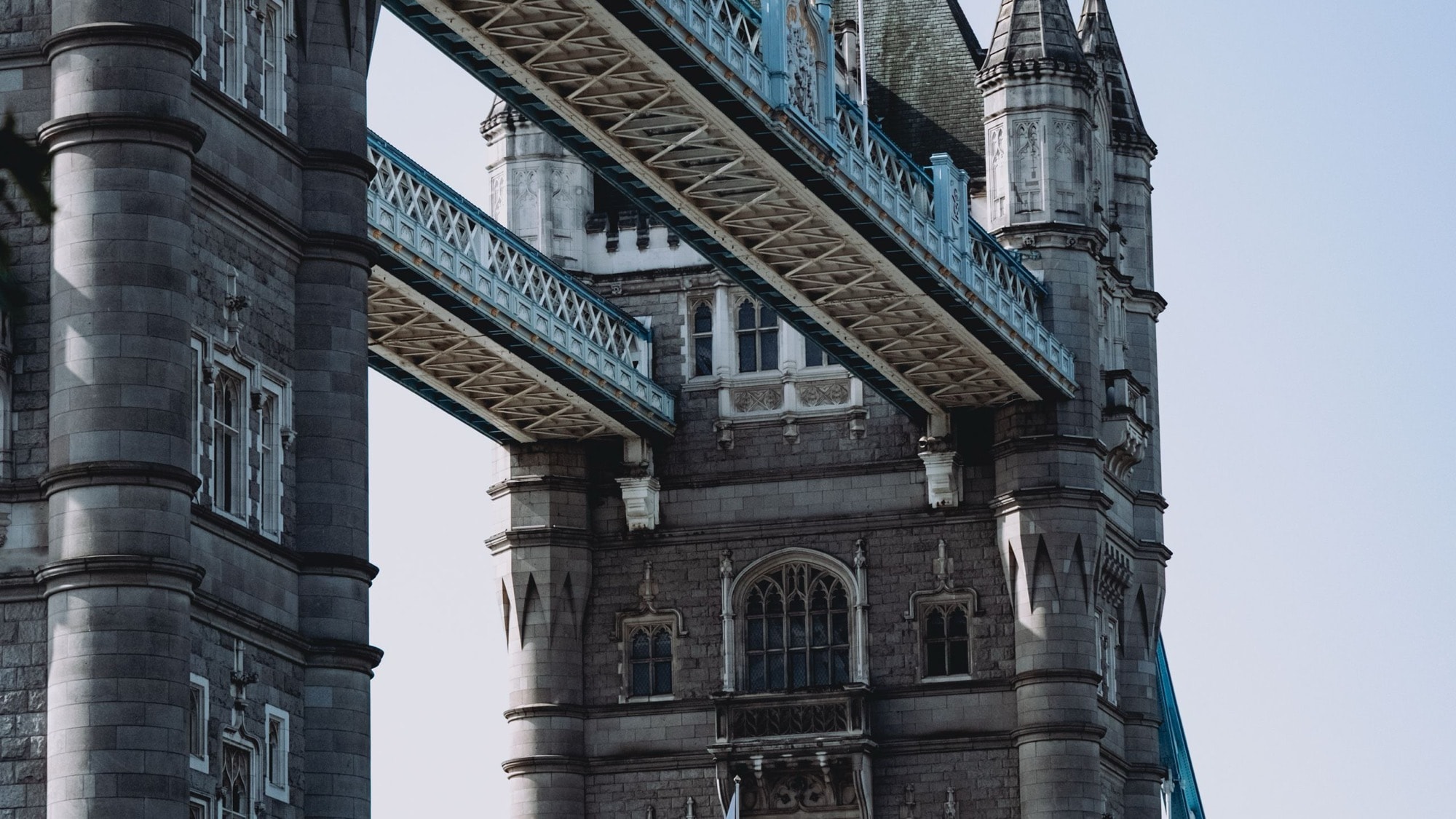 Tower Bridge, London. Great Pelanks helps people settle in the UK